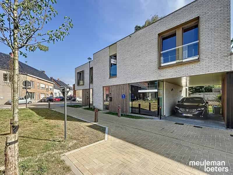 Recente woning rustige locatie carport