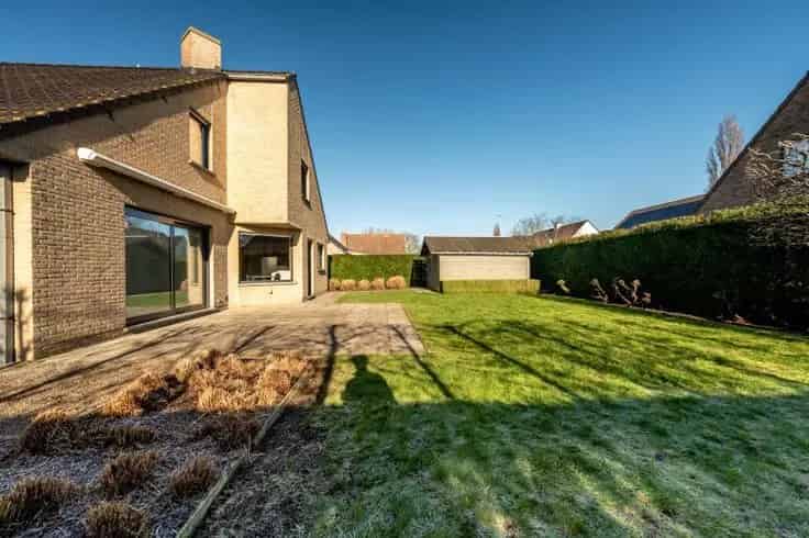 Villa te Koop: Instapklare woning met 4 slaapkamers en garage