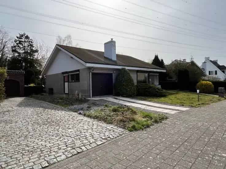 Bungalow Te Koop 877m2 2 slaapkamers Garage