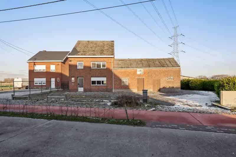 Ruime Te Renoveren Woning 1725m² 3 Slaapkamers Leest