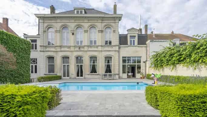 Herenhuis te koop in Menen - Neoclassicistisch met authentieke details