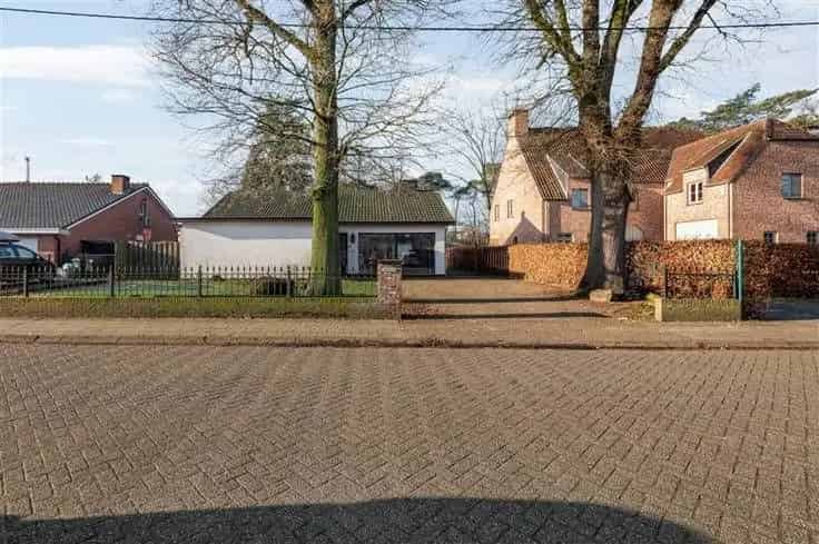 Huis Te Koop Brecht 5 Slaapkamers Magazijn Zonnige Tuin