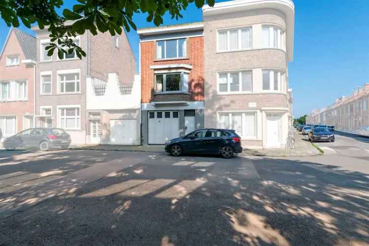 In het centrum gelegen stadswoning met garage