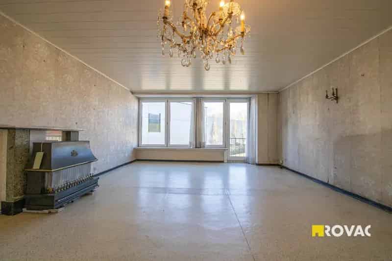 Huis te koop Izegem: Bel-étagewoning met garage en 3 slaapkamers