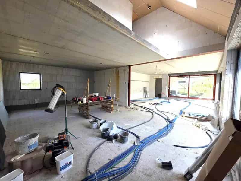 Ruime Nieuwbouwvilla met Hangar