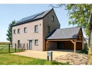 Huis te Koop Assesse 3 slaapkamers Luxe Villa