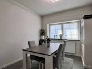 Huis te huur Lasne 4 slaapkamers tuin 3 parkingplaatsen
