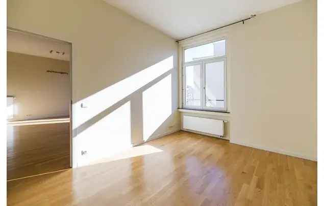 Huur 1 slaapkamer appartement van 70 m² in Brussels