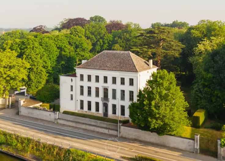 Landhuis Te Koop 7 Slaapkamers Parktuin 12401m2
