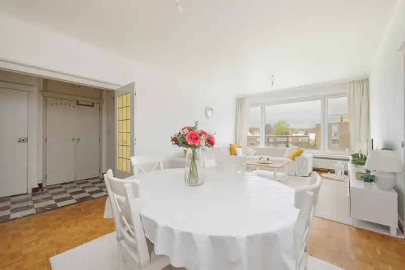 Vernieuwd 2-slaapkamerappartement Antwerpen