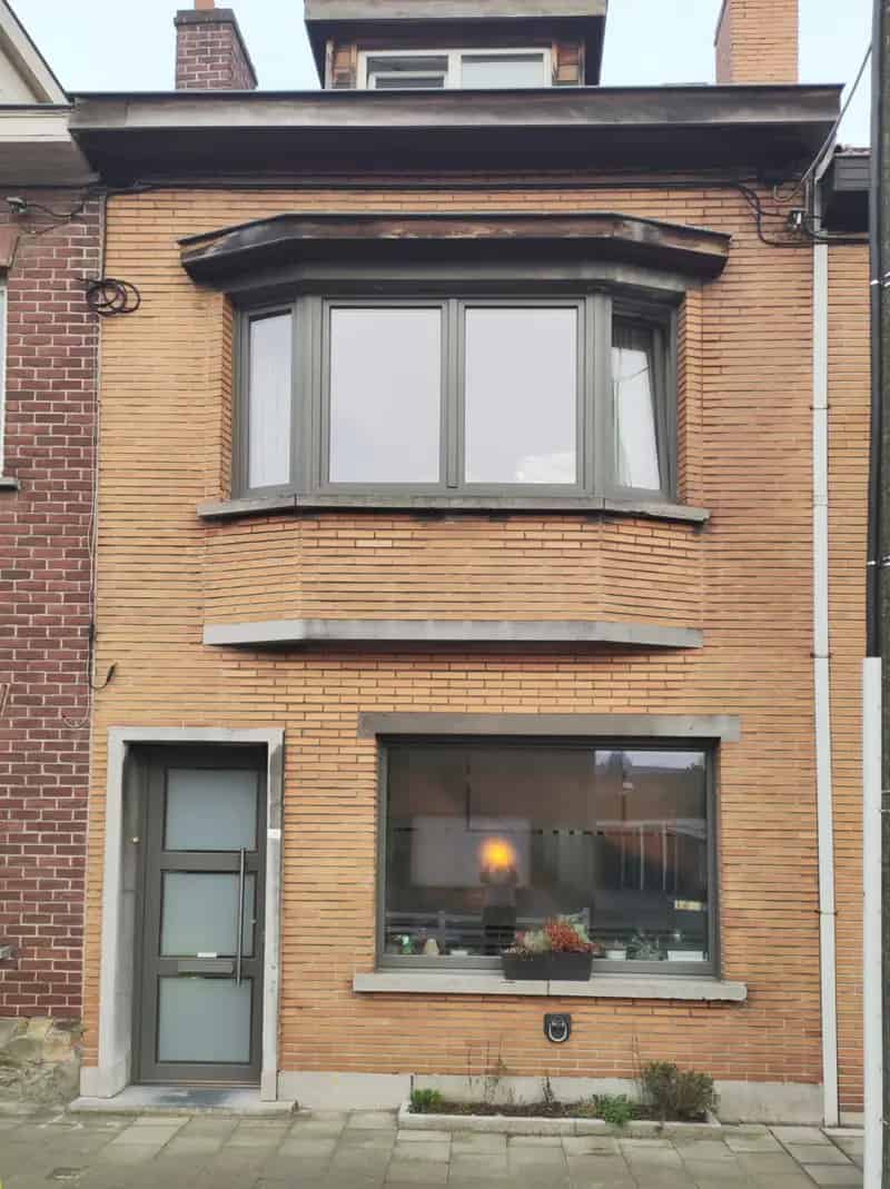 Huis te koop: Gerenoveerde woning met 2 slaapkamers en ruime zolder