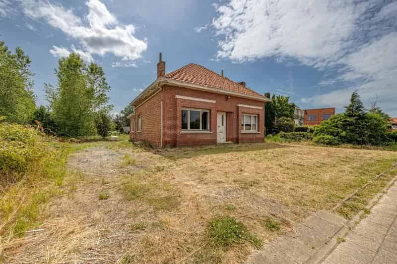 Huis te huur Itegem: Renovatieproject 4683m²