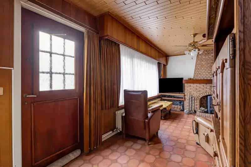 Woning te koop Zandvliet: 2 slaapkamers, grote tuin en 3 garageboxen