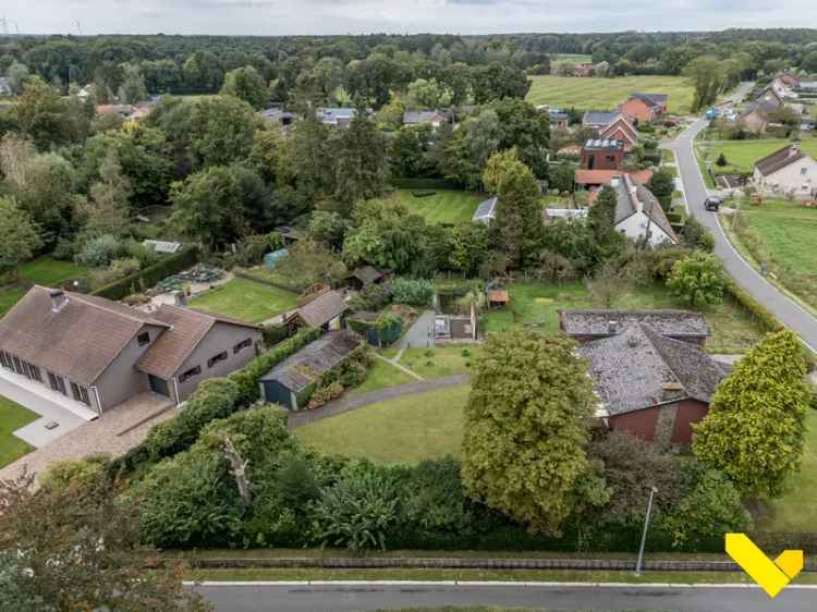 Koop bouwgrond in rustige straat met 25 m straatbreedte dichtbij E313