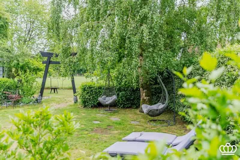Huis te koop Essen-Heikant: Ruime woning met zwembad en weids uitzicht