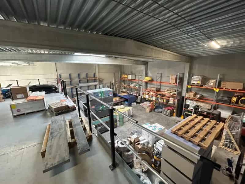 KMO Unit te Huur Mariakerke 324m² met Mezzanine