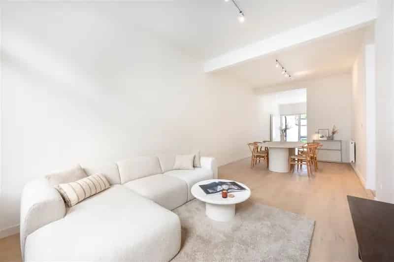 Ruime gerenoveerde woning met tuin