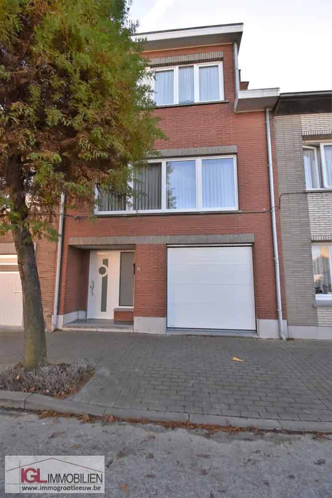 Huis te huur: Bel-"etage met garage en tuin