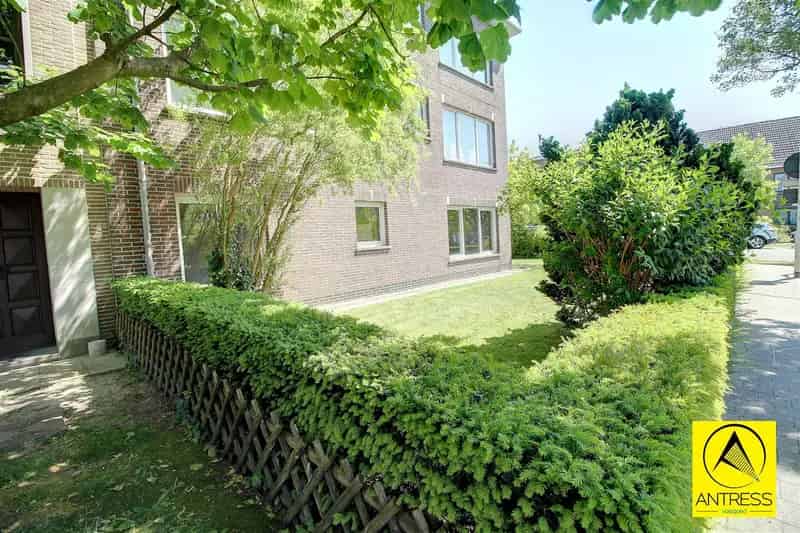 Appartement te koop Edegem Molenveld: ruim gelijkvloers met garage en tuin