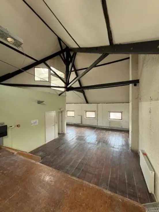 Appartement 3 slaapkamers 150m² te renoveren Schaerbeek
