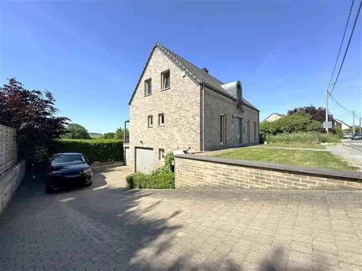 Ruime Villa nabij Andenne Centrum - 4 Voorgevels - 2 Garages