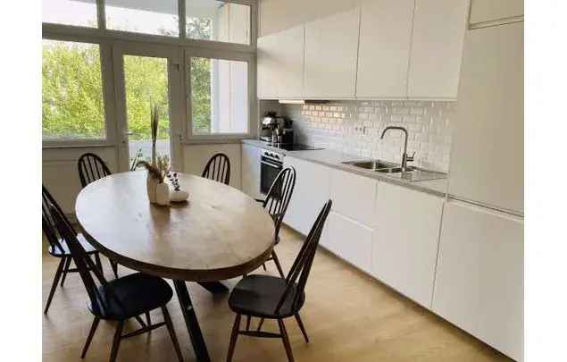 Huur 2 Slaapkamer Appartement 90m² Brussel