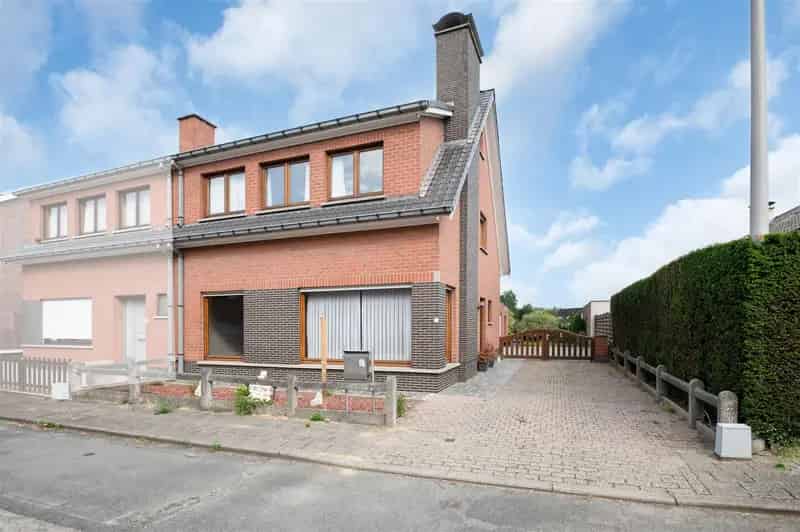 Te renoveren HOB in Zingem met 3 slaapkamers en garage