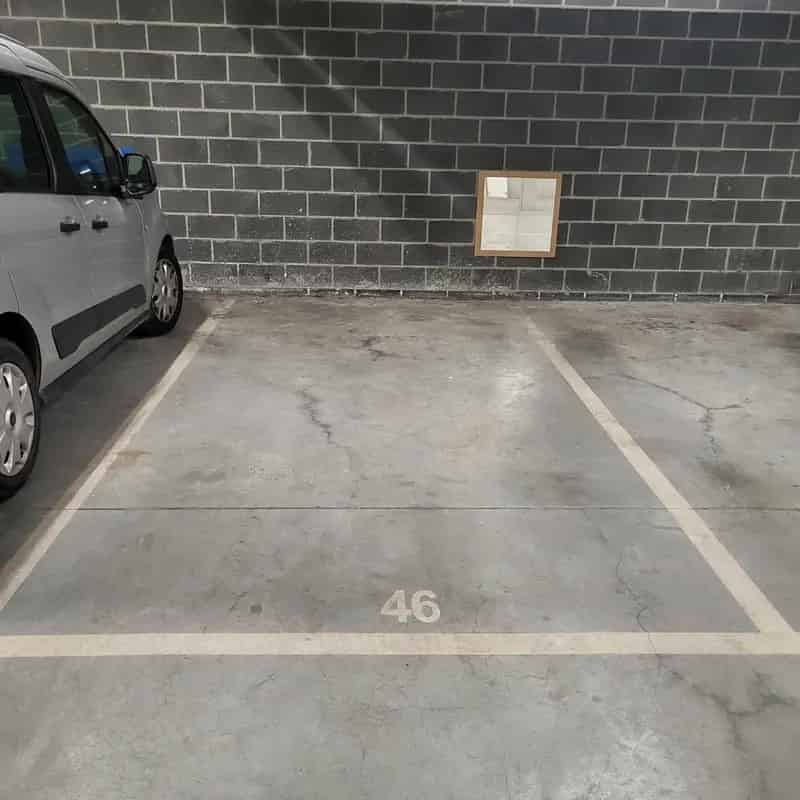 Garage te Huur Jette Nabij Place du Miroir