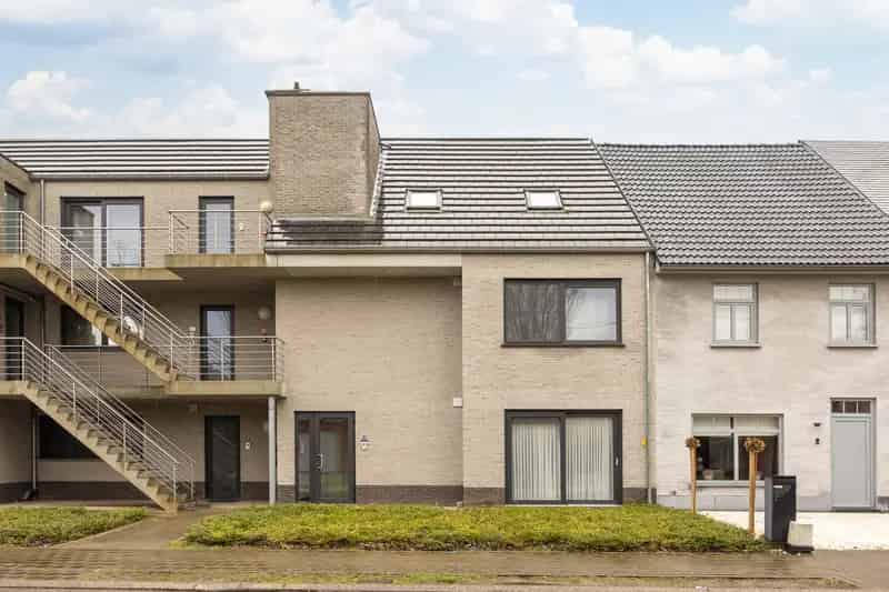 Ruim gelijkvloers appartement te huur Mol