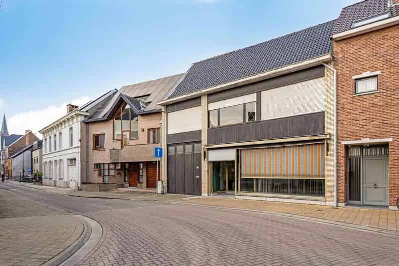 Huis te huur Sint-Amands: 5 slaapkamers, grote tuin en praktijkruimte