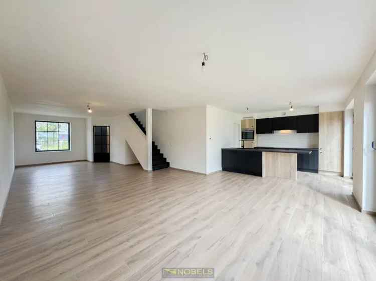 Nieuwbouwwoning te Zwalm Landelijke Stijl 3 slaapkamers