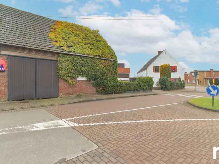 Huis te koop in Roeselare met karakter op een perceel van 2252 m²