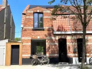 Huis te Koop Assebroek Gerenoveerde woning met tuin