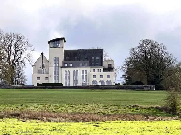 Appartement te Koop Gesves 2 slaapkamers zwembad tuin