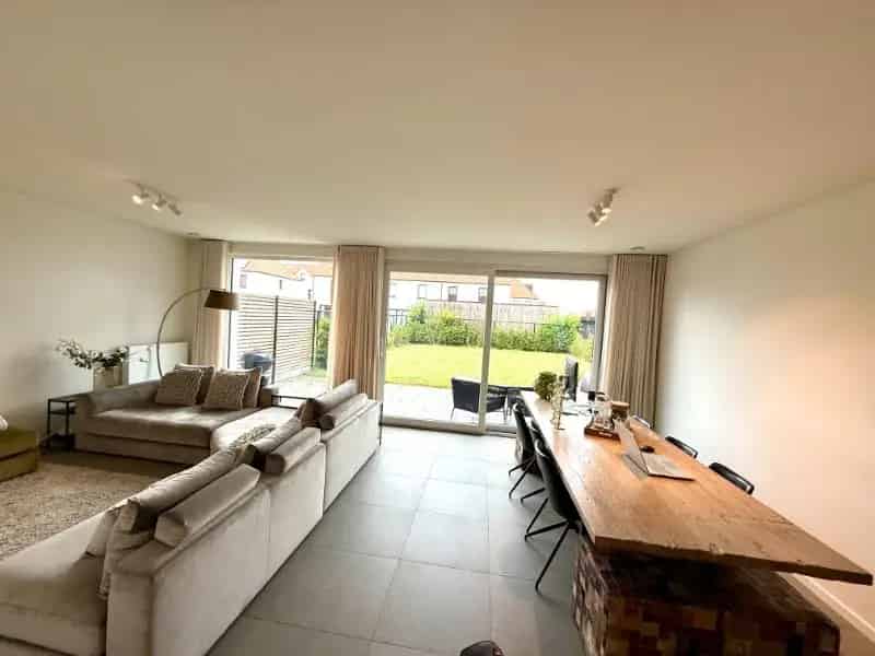 Recente Instapklare Woning 4 Slaapkamers Garage