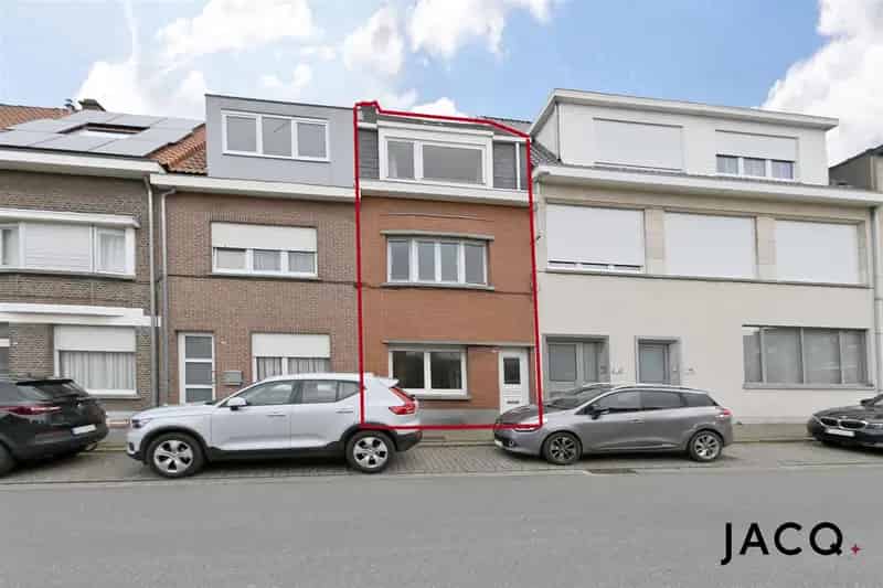 Huis te huur te renoveren 3 slaapkamers tuin Boom