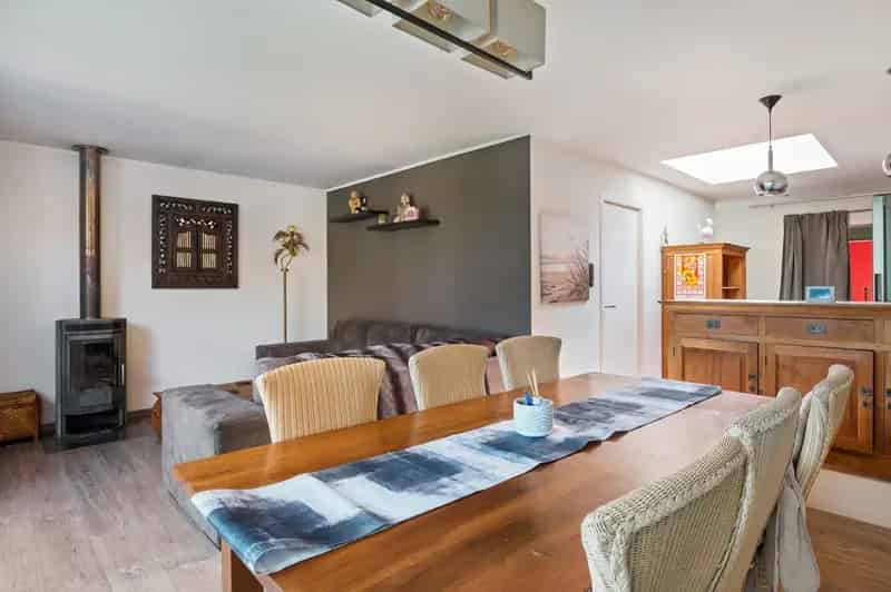 Huis te koop Kapellen: Instapklare woning met tuin en grote garage