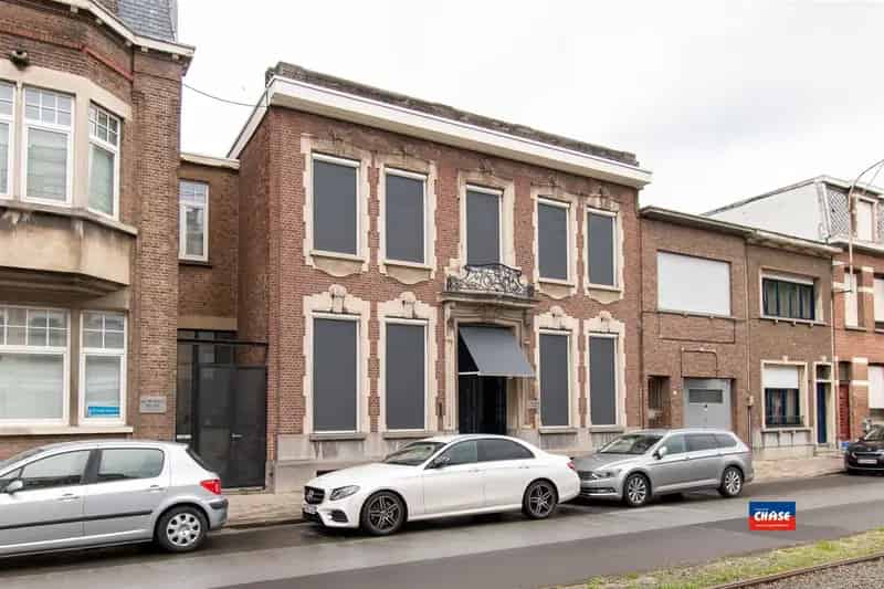 Ruime woning met tal van mogelijkheden