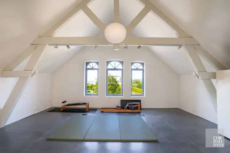 Huis te koop: Exclusieve loft 1056m² met zwembad