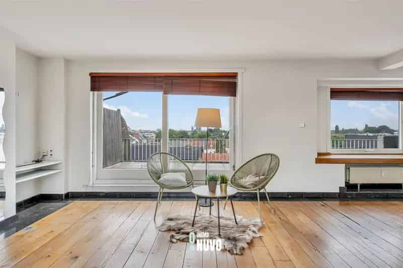 Penthouse te Koop: Stijlvol & Ruim met Terras