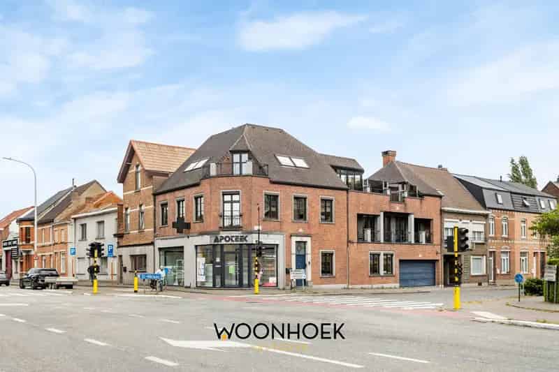 Huis te huur Lokeren: 3 slaapkamers, garage, handelsruimte, 2 terrassen