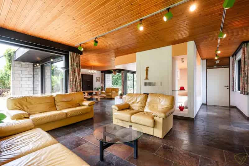 Huis te koop Lembeke: Moderne villa met praktijkruimte en grote tuin