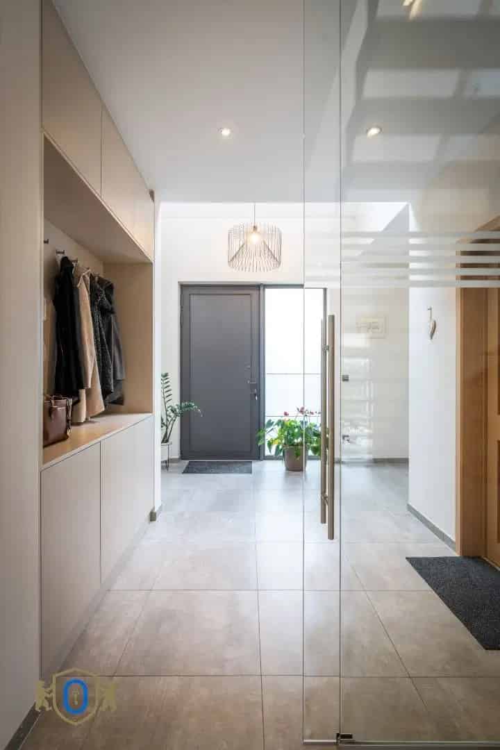 Hedendaagse Villa met Garage en Tuin