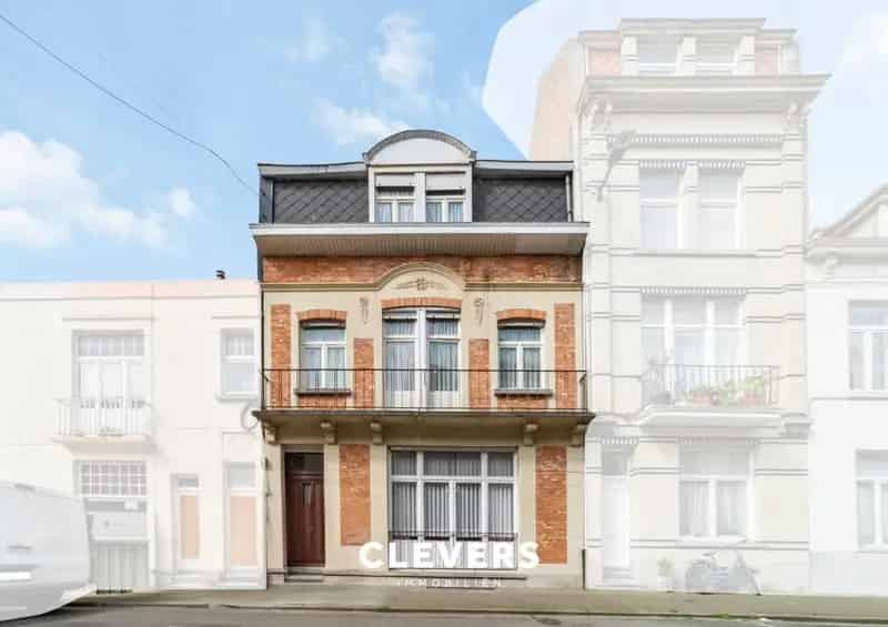 9 Slaapkamers Huis Met Garage