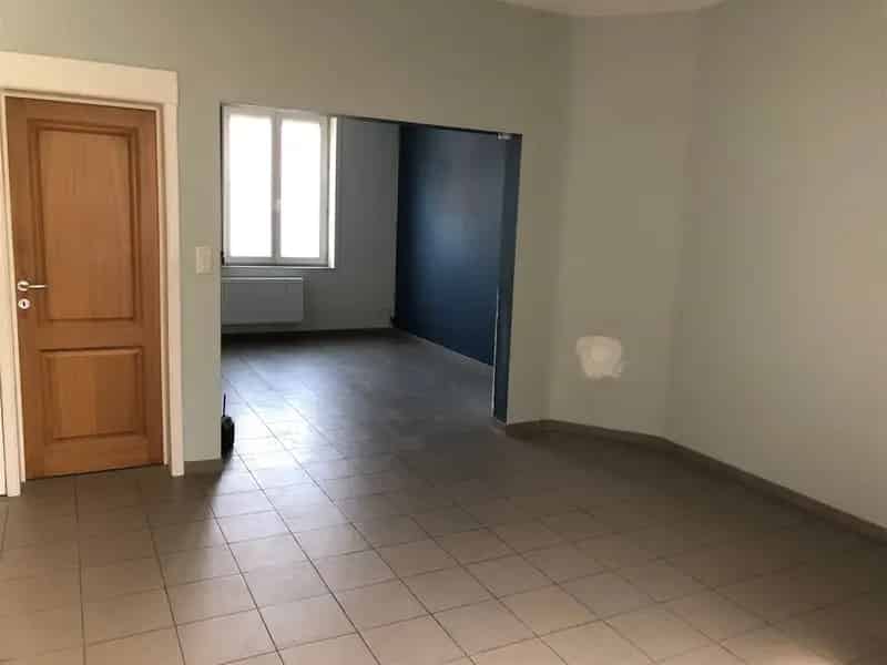 Huis met 4 slaapkamers en garage te koop