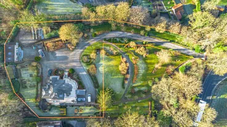 Villa te Koop: Gelijkvloers en Verdieping