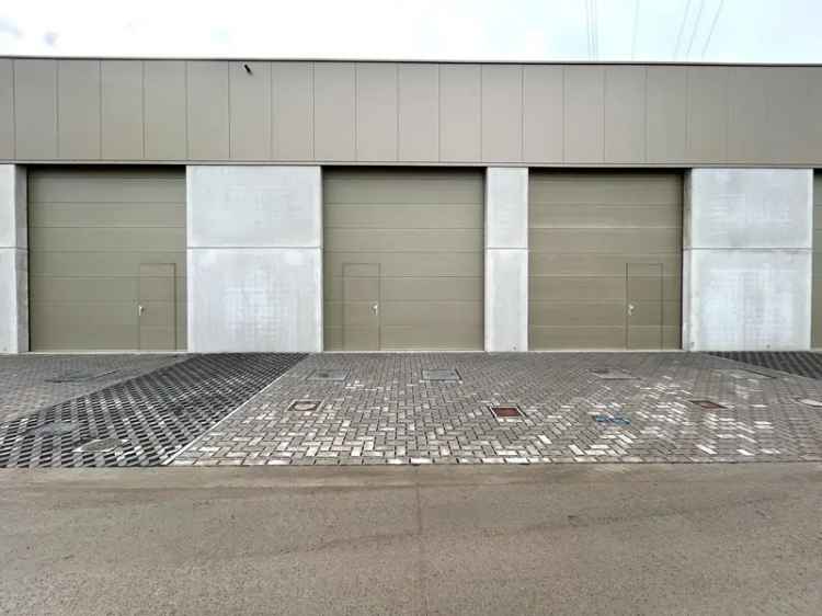 Praktische KMO-unit met dubbele parkeerplaats te centrum Roeselare!