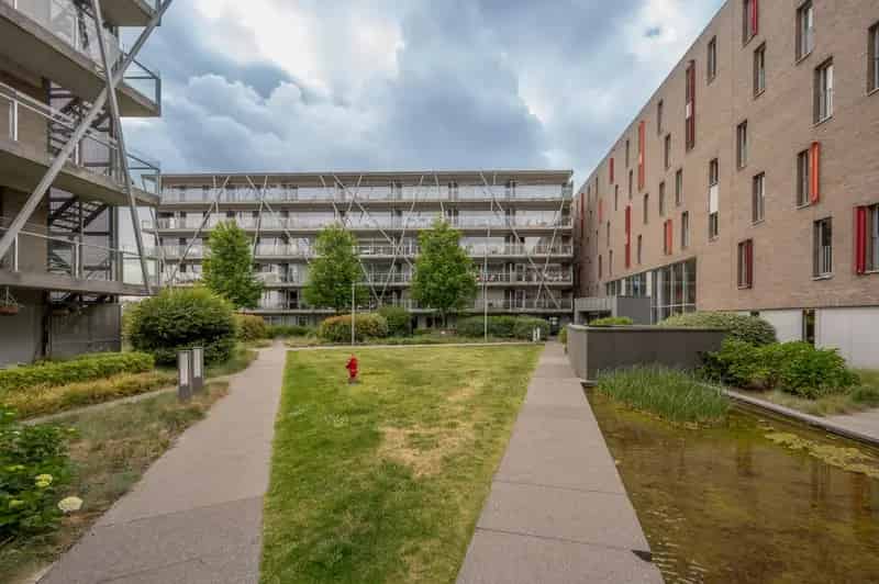 Appartement te Koop Brugge: Energiezuinig 2 Slaapkamers Nabij Station