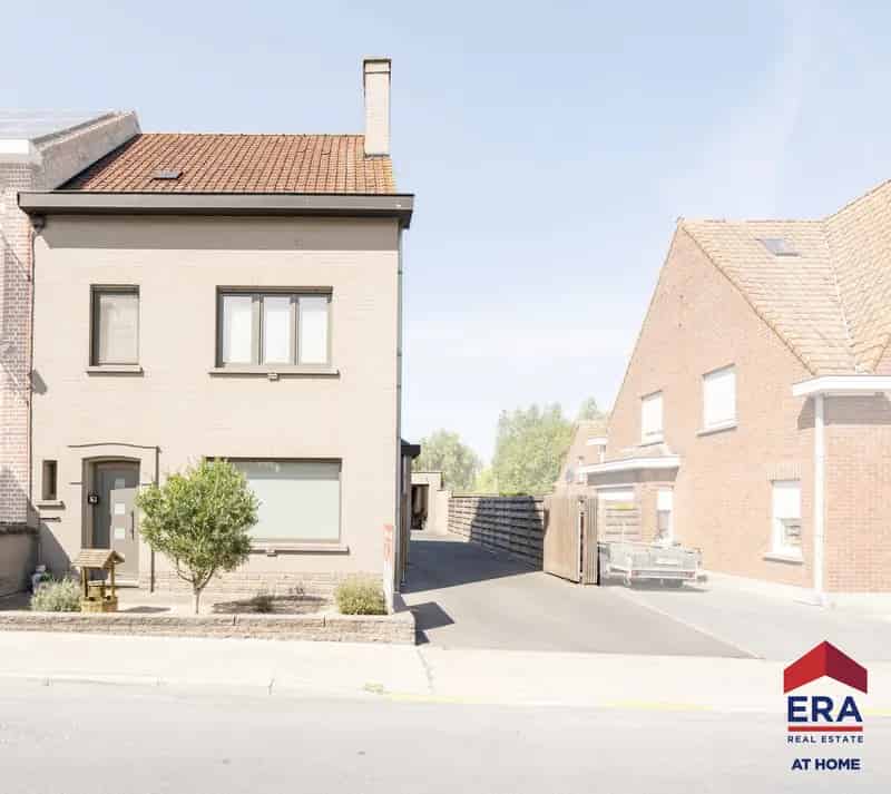 Huis te koop West-Vlaanderen Ledegem met loods en tuin