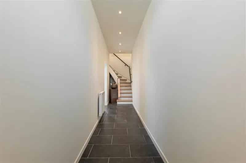 KNAP GERENOVEERDE RIJWONING MET GARAGE GELINDEN